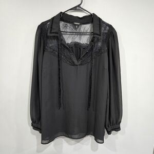 🐢 Torrid Black Chiffon Lace Shoulder Top.  Size 2X.